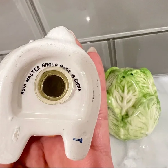 Ceramic Bunny and Cabbage Salt & Pepper Set - Picture 3 of 7